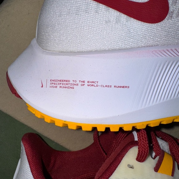 NEW! Nike Air Zoom Pegasus 37 USC-NWOT - Picture 14 of 15